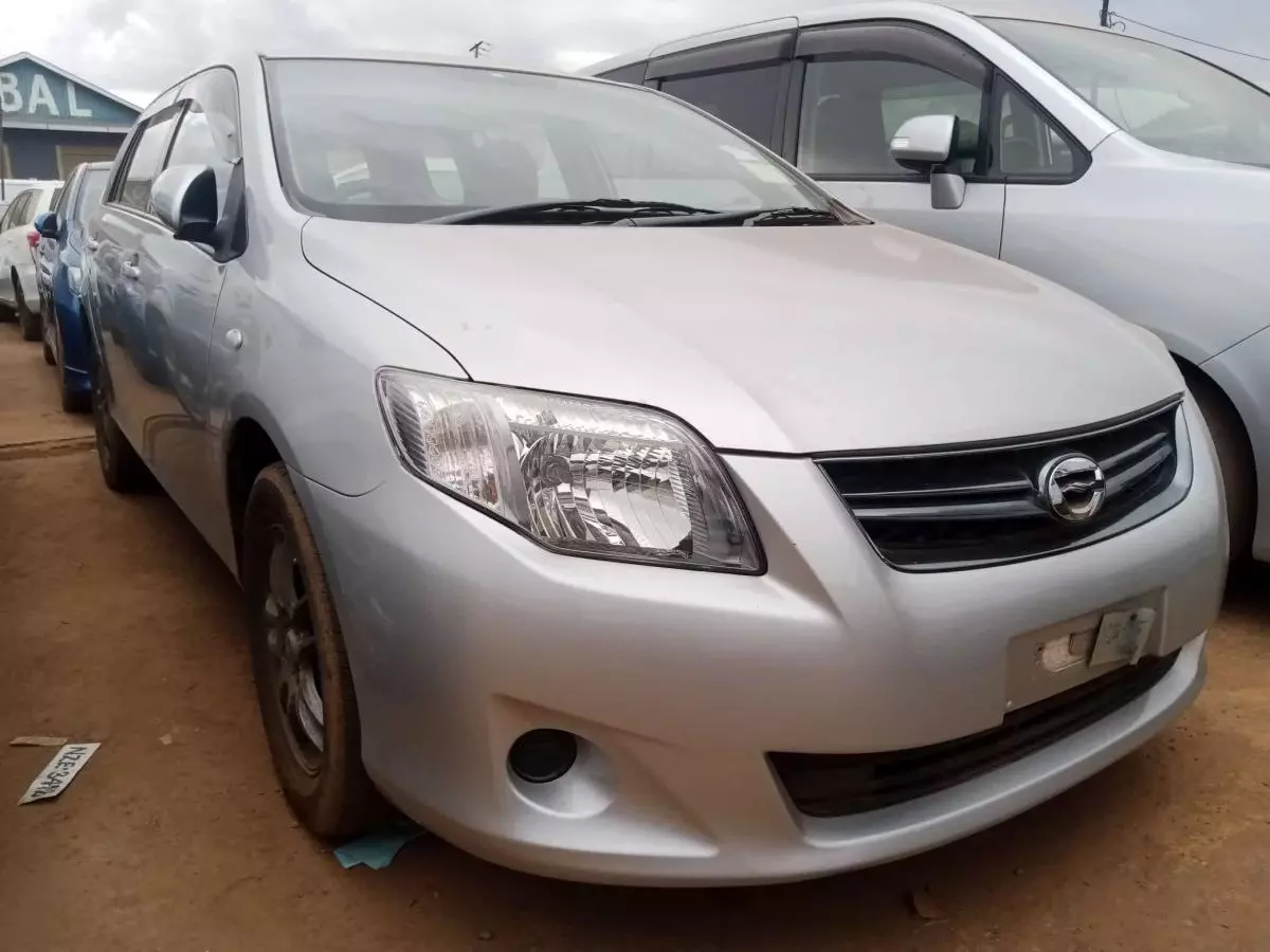 Toyota Fielder    - 2011