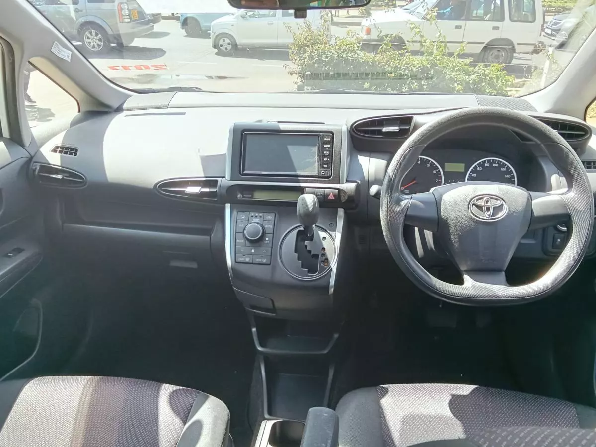 Toyota Wish   - 2017