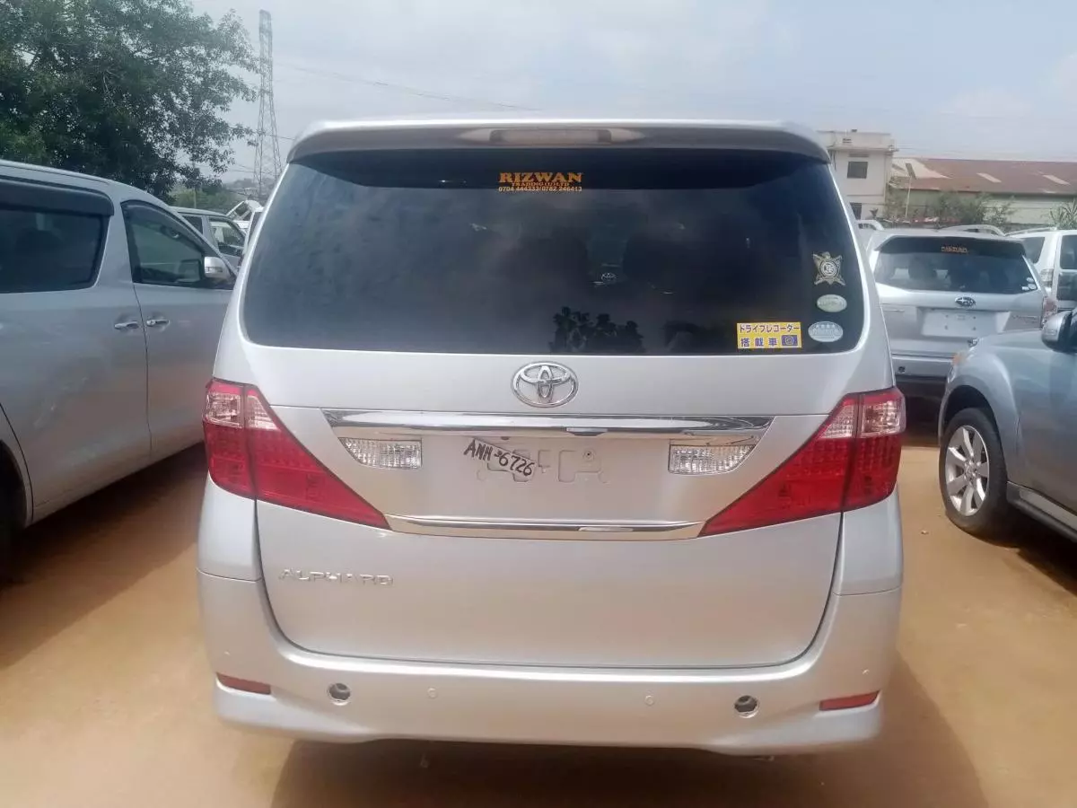 Toyota Alphard   - 2011