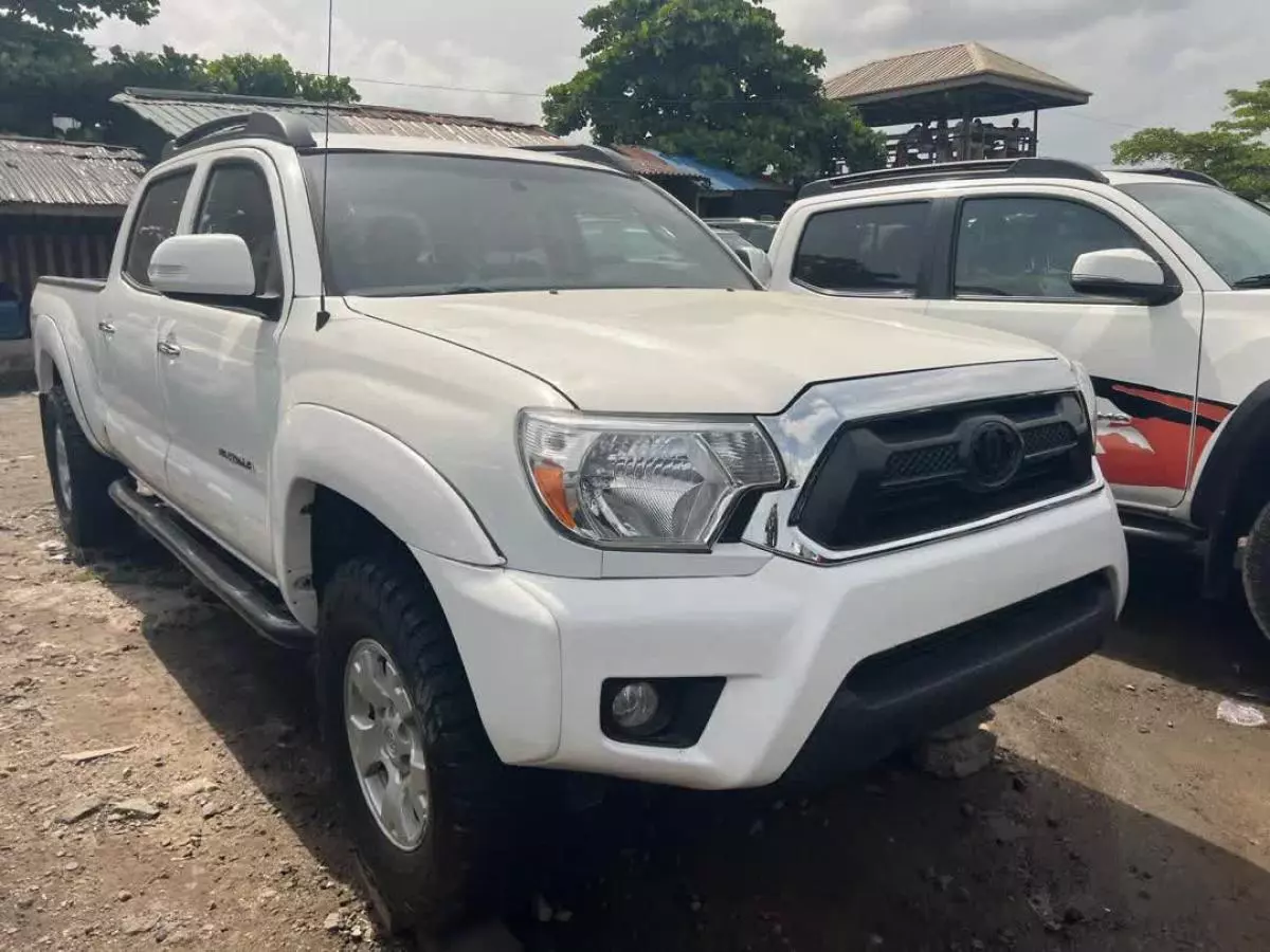 Toyota Tacoma   - 2015