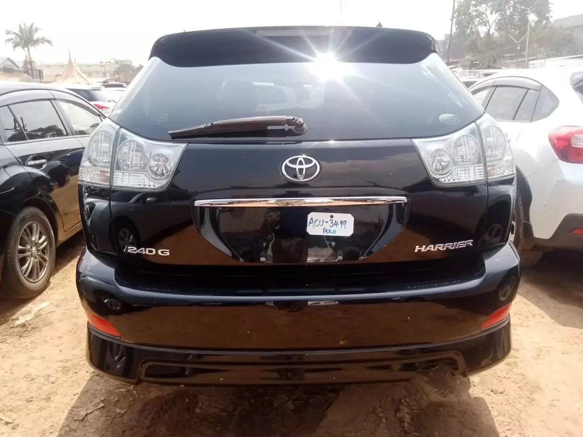 Toyota Harrier   - 2009