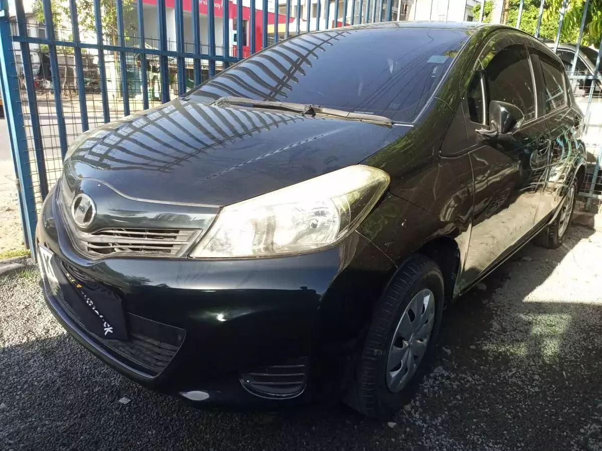 Toyota Vitz - 2012