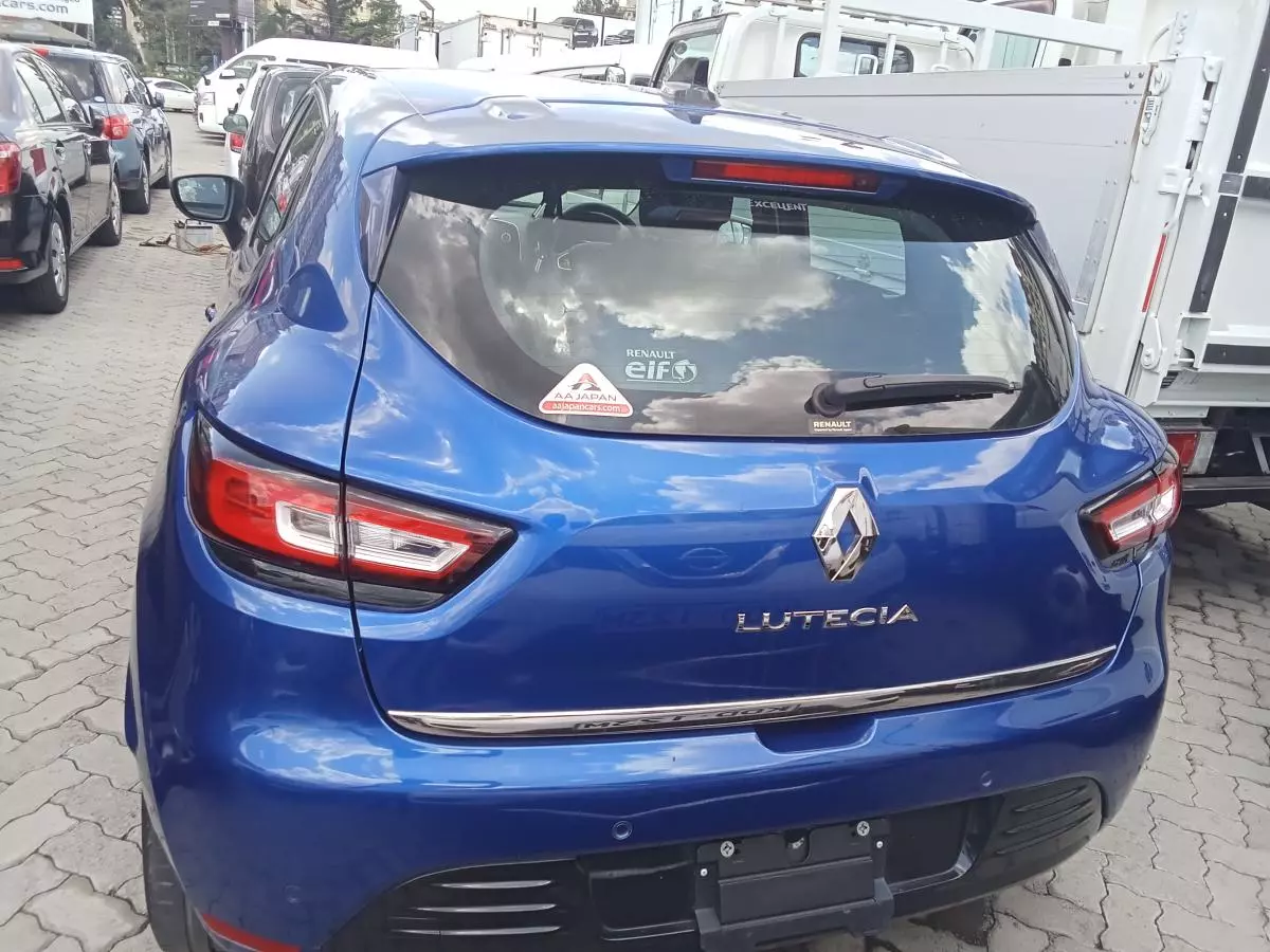 Renault Clio   - 2017