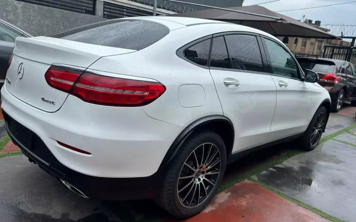 Mercedes-Benz GLC 300   - 2018