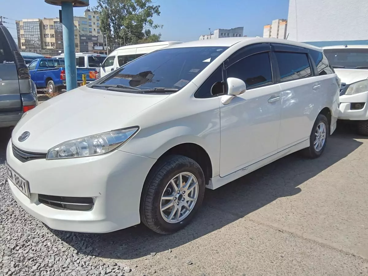 Toyota Wish   - 2013