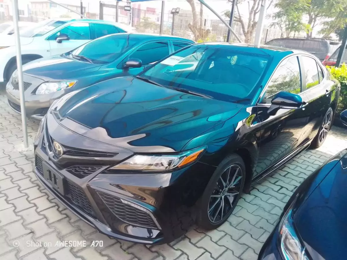 Toyota Camry   - 2024