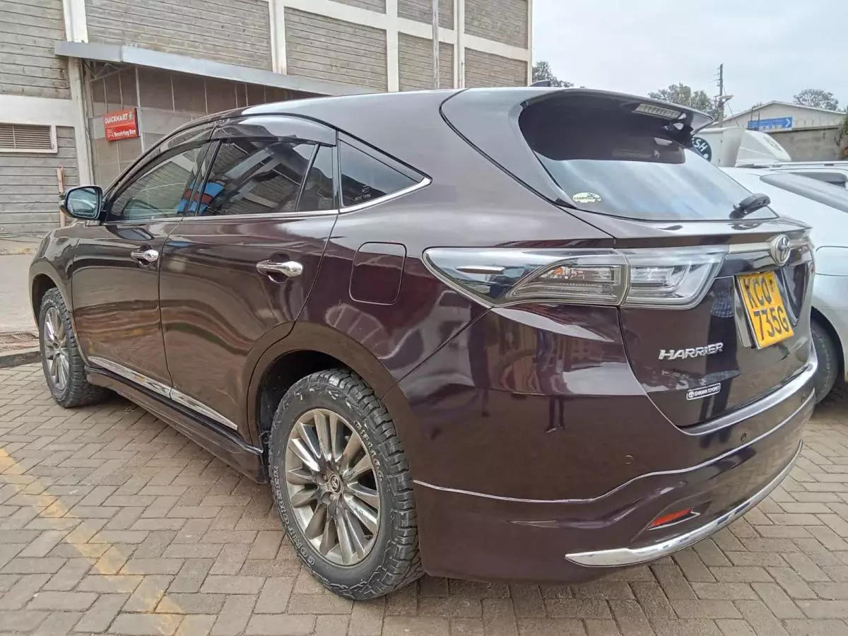 Toyota Harrier   - 2013