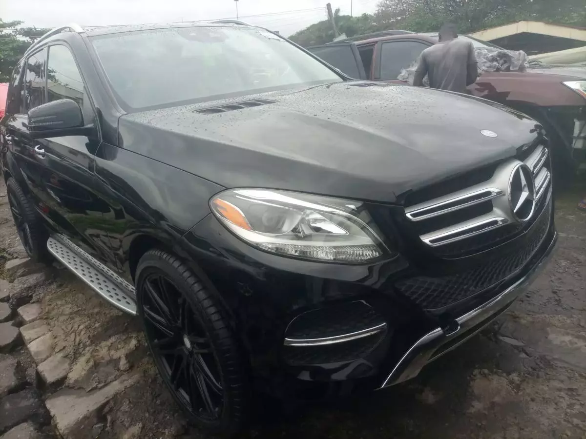 Mercedes-Benz GLE 350 - 2016