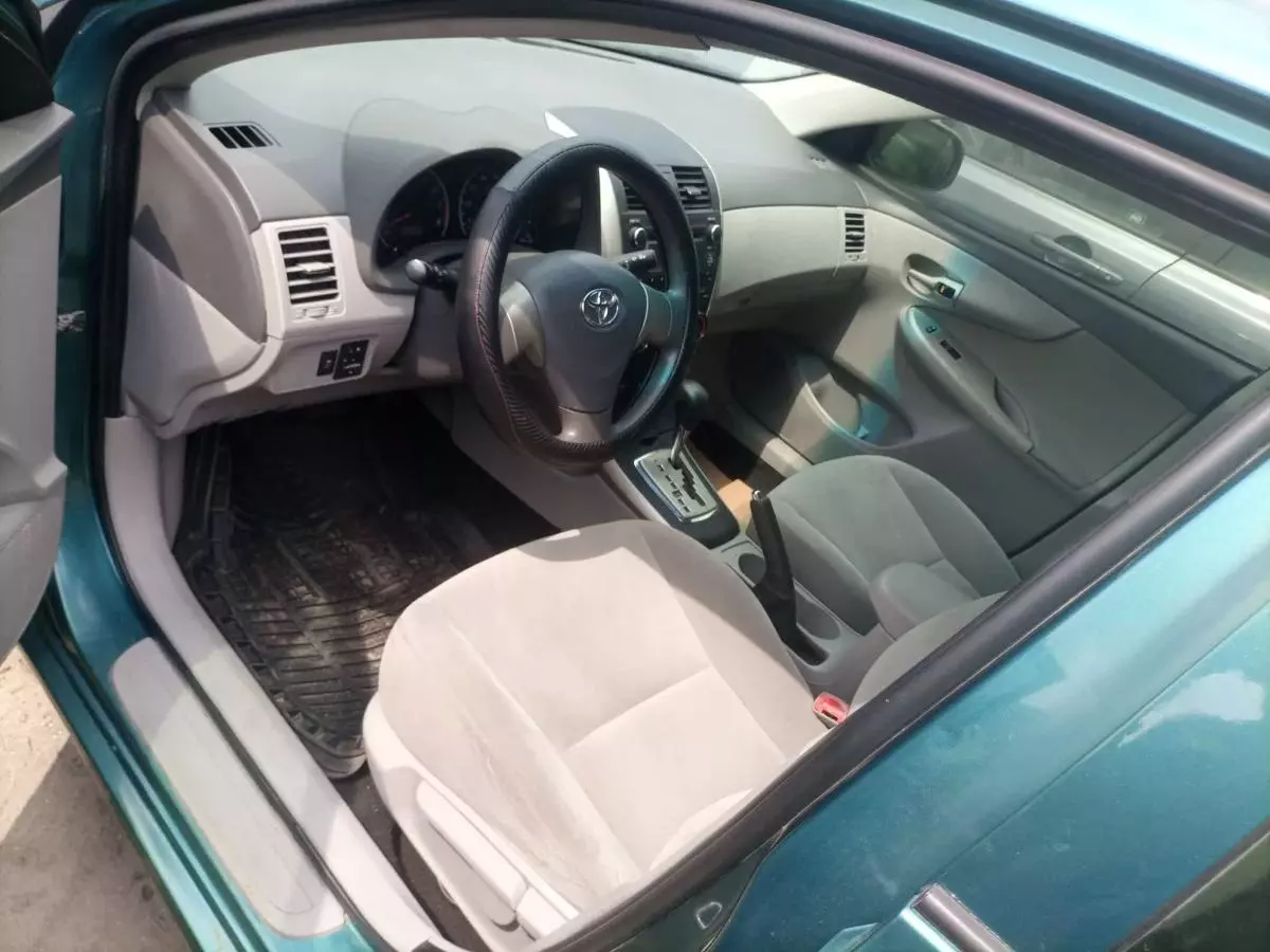 Toyota Corolla - 2010