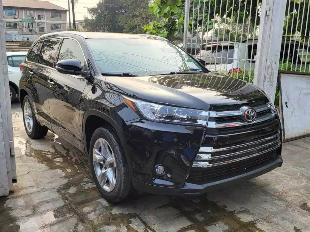 Toyota Highlander   - 2015