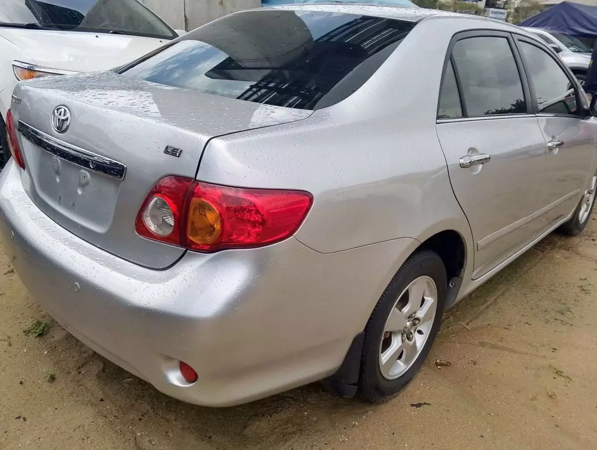 Toyota Corolla   - 2008