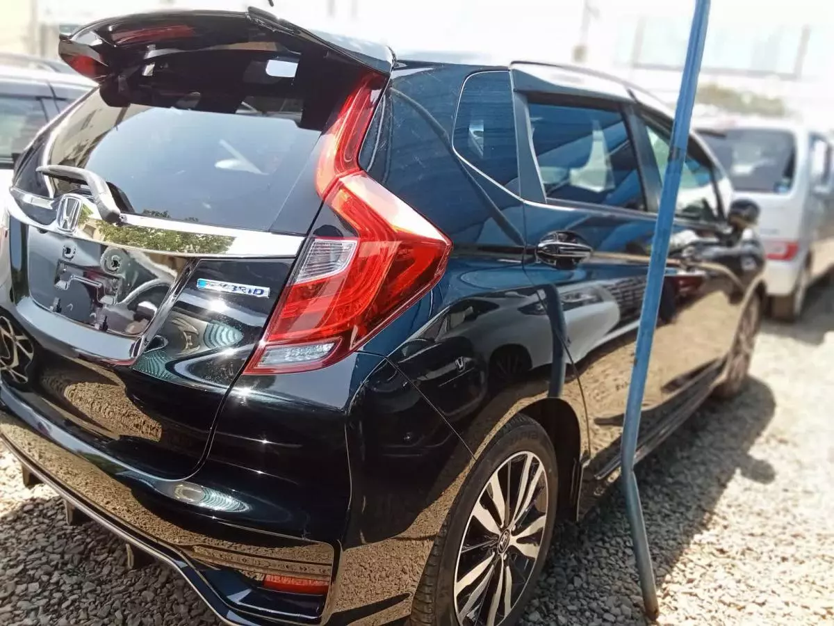 Honda Fit Hybrid    - 2017