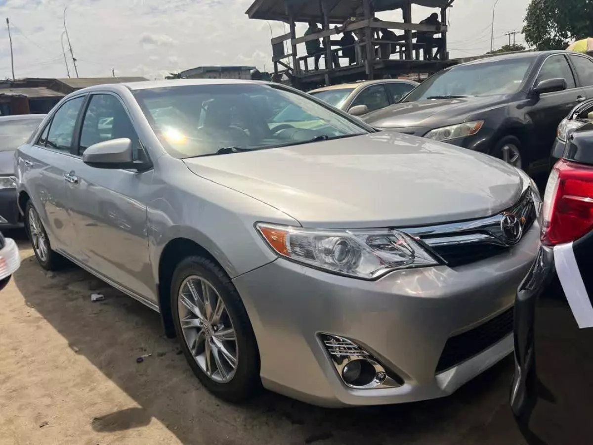 Toyota Camry   - 2012