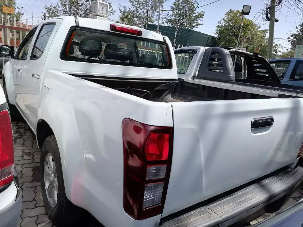 Isuzu D-Max - 2015