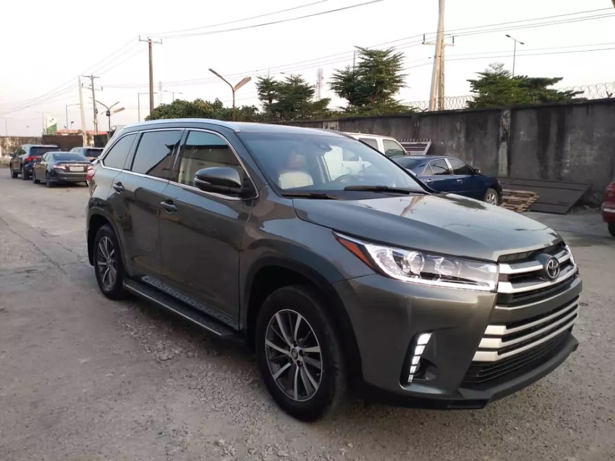 Toyota Highlander   - 2018