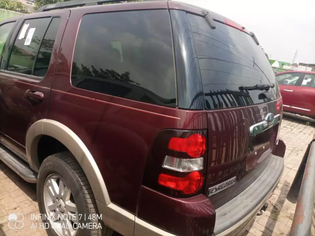 Ford Explorer - 2008