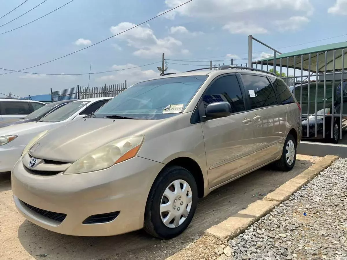 Toyota Sienna - 2006
