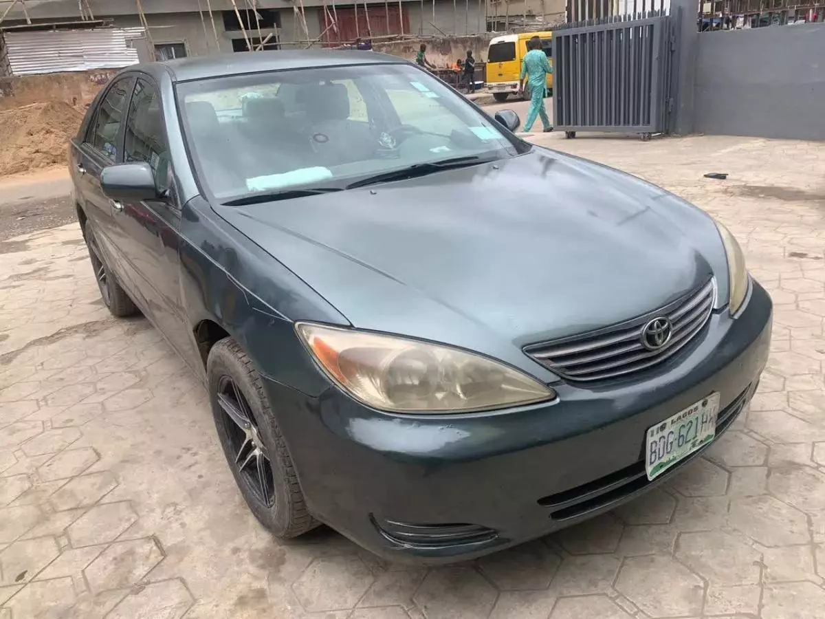 Toyota Camry   - 2002