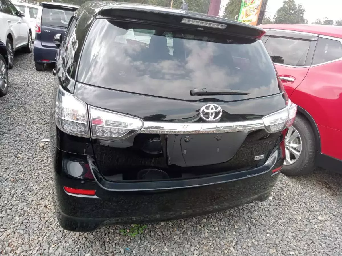 Toyota Wish - 2015