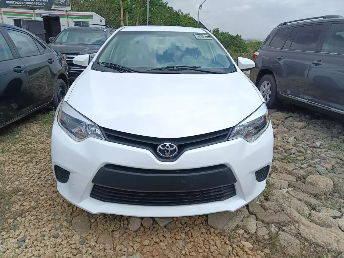 Toyota Corolla   - 2015