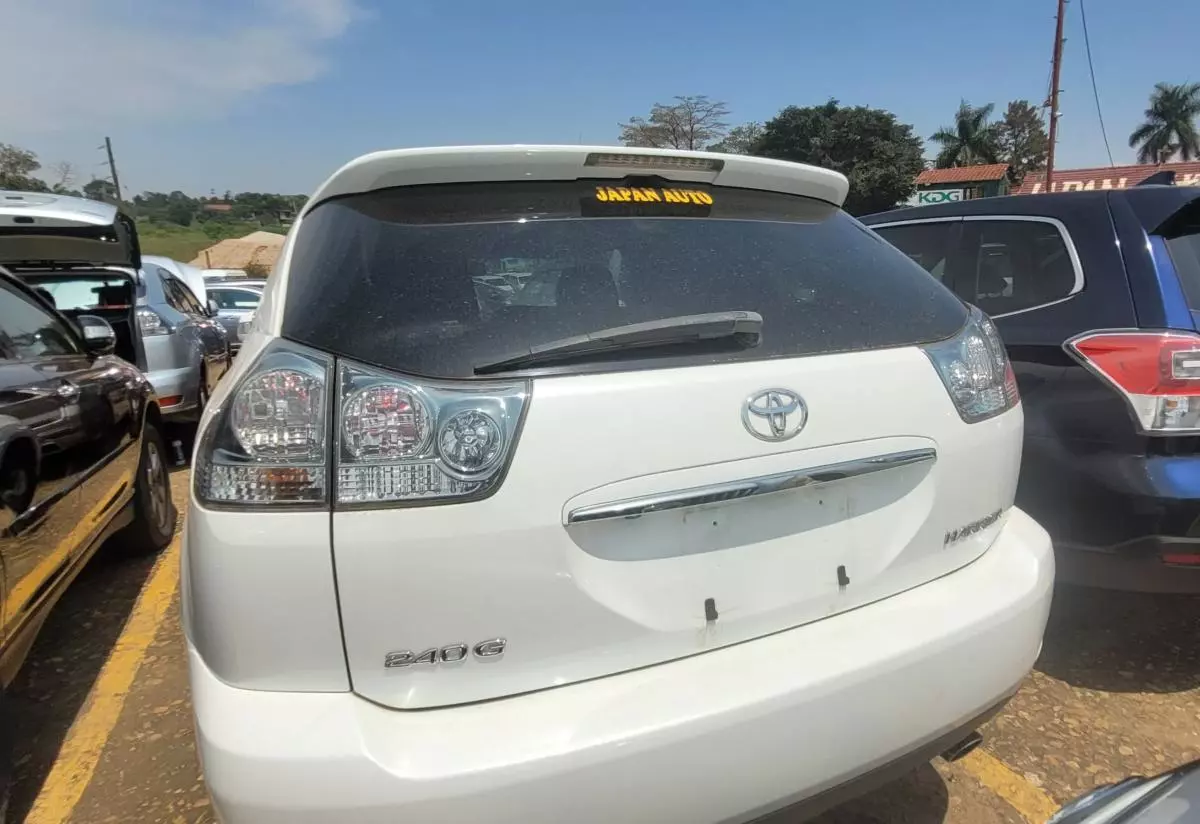 Toyota Harrier   - 2009