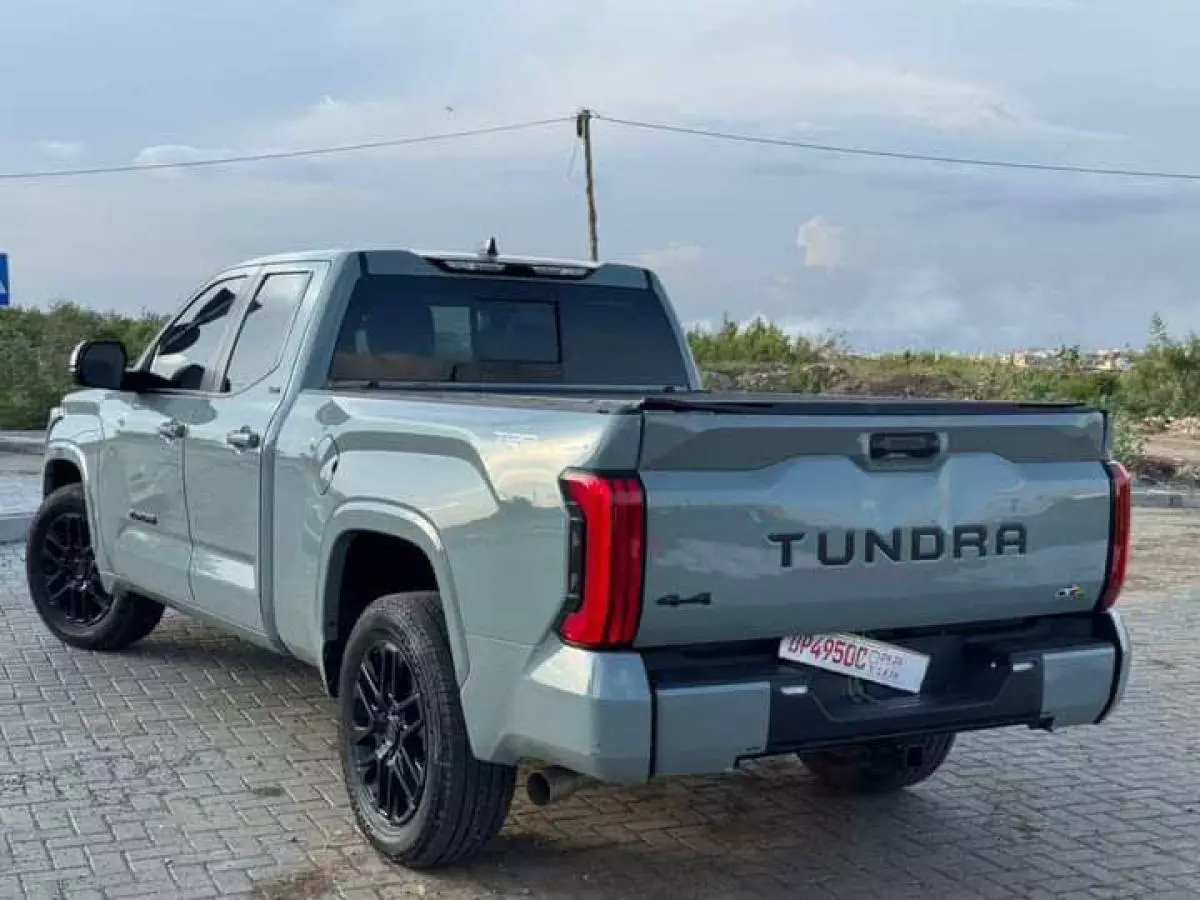 Toyota Tundra   - 2024