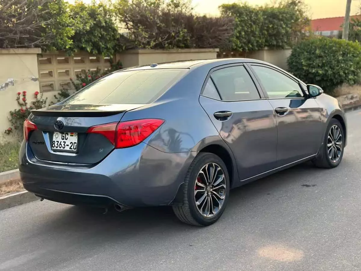 Toyota Corolla   - 2016