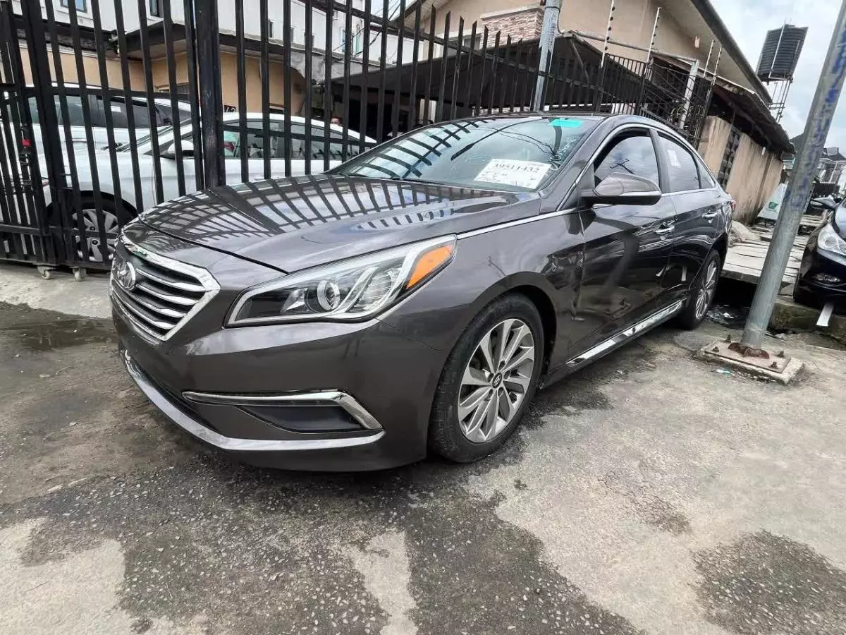 Hyundai Sonata   - 2015