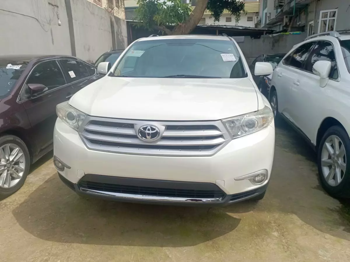 Toyota Highlander   - 2011