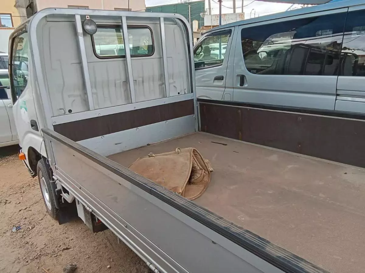 Toyota Toyoace  - 2013