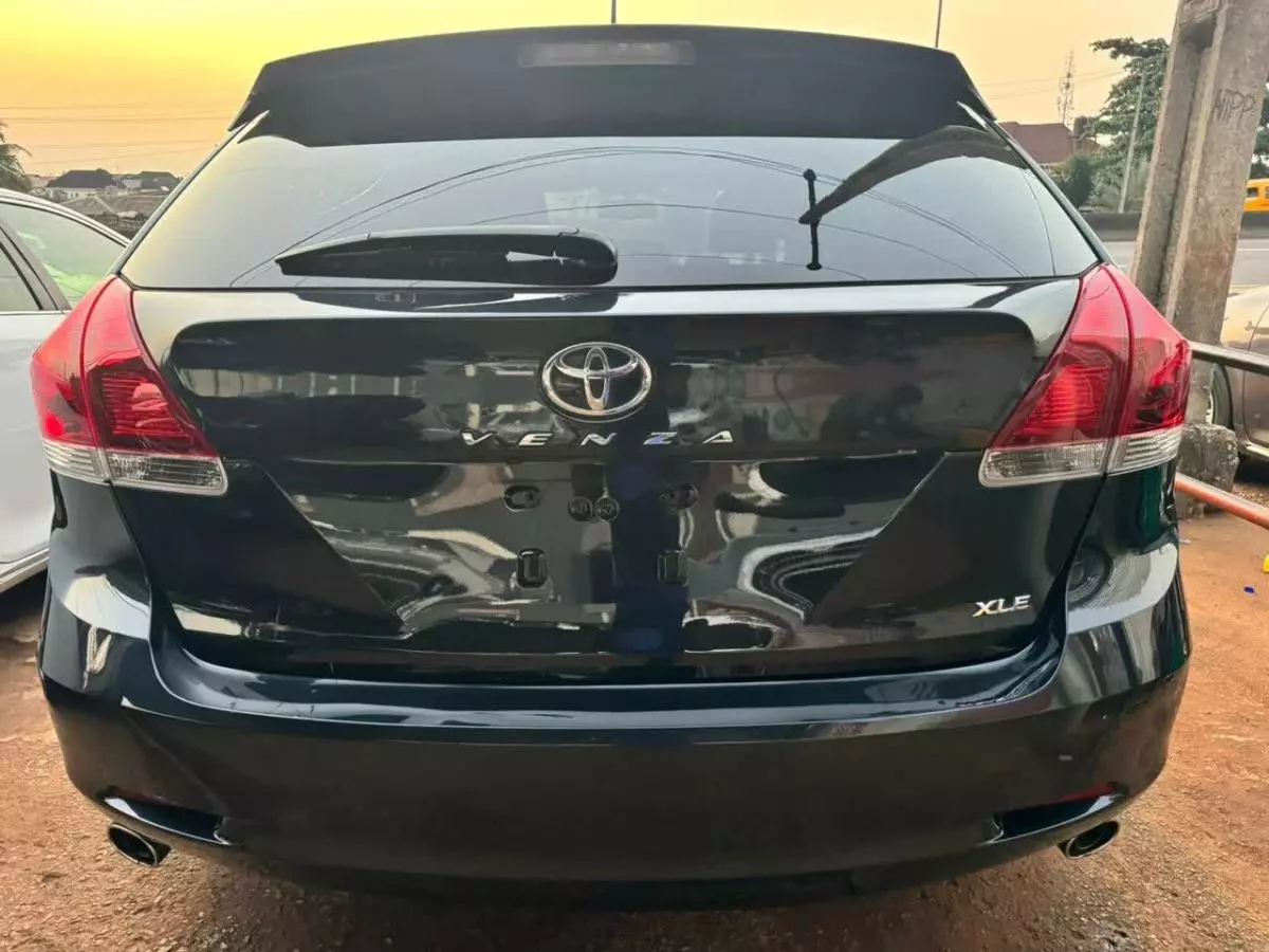 Toyota Venza   - 2013