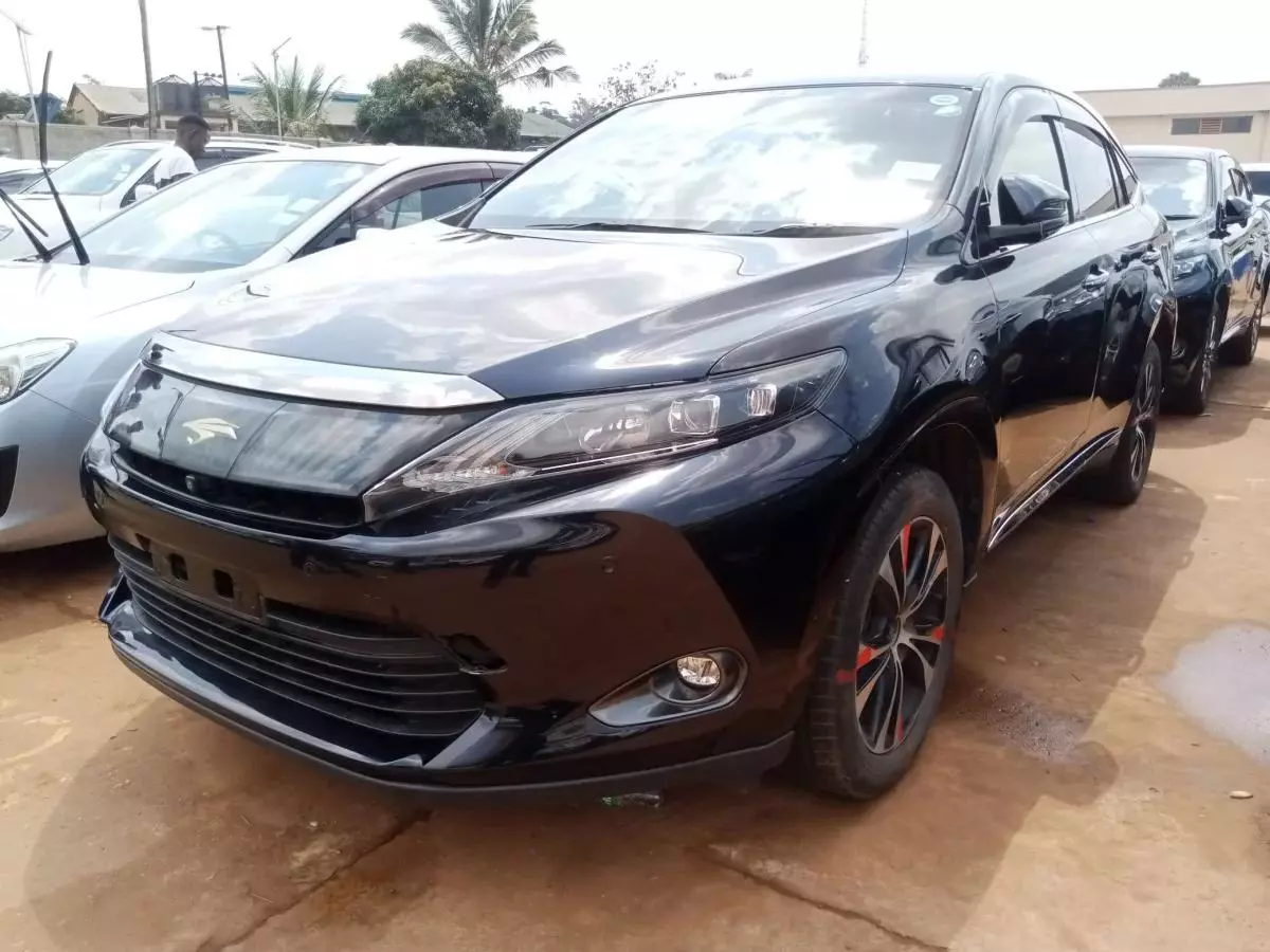 Toyota Harrier   - 2015