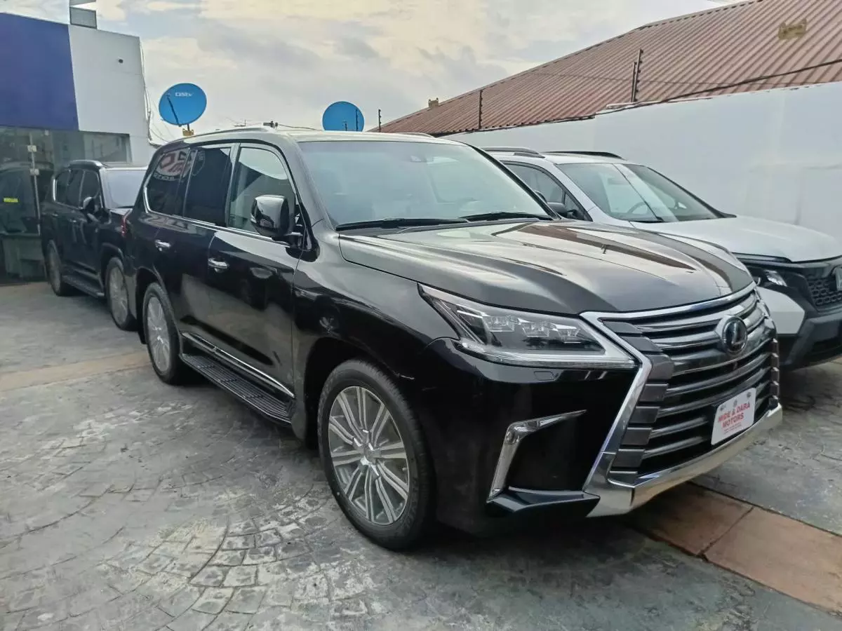 Lexus LX 570   - 2016