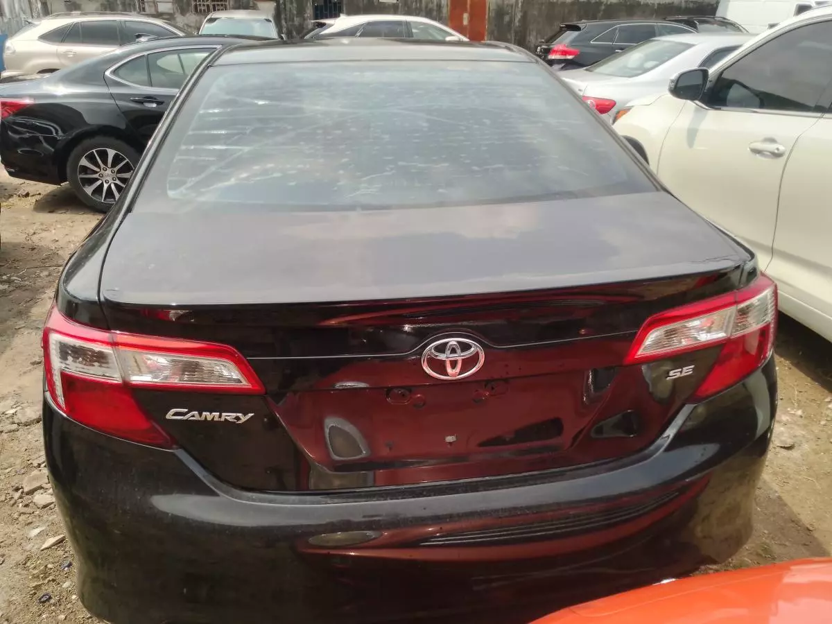 Toyota camry   - 2014