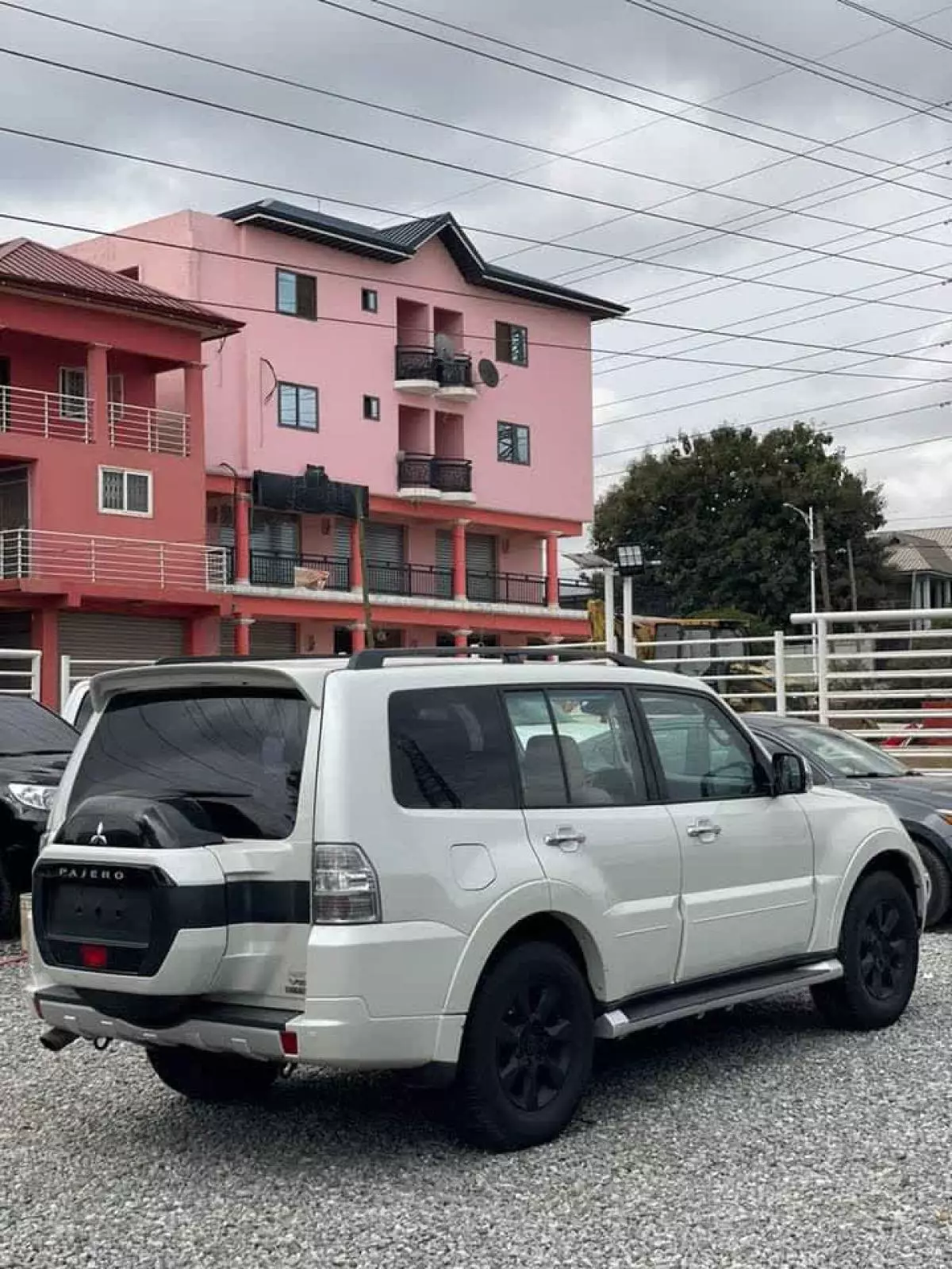 Mitsubishi Pajero   - 2016