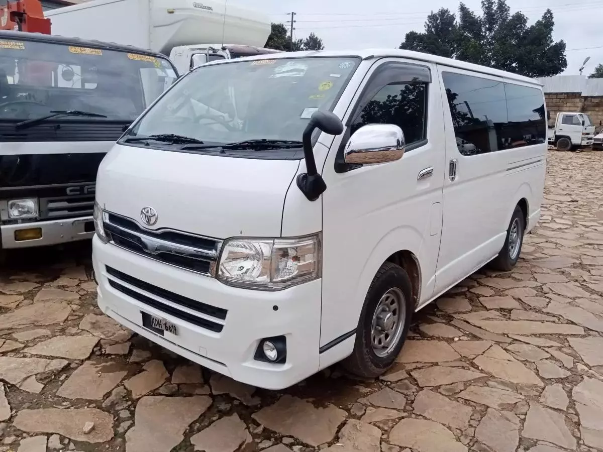 Toyota Hiace   - 2012