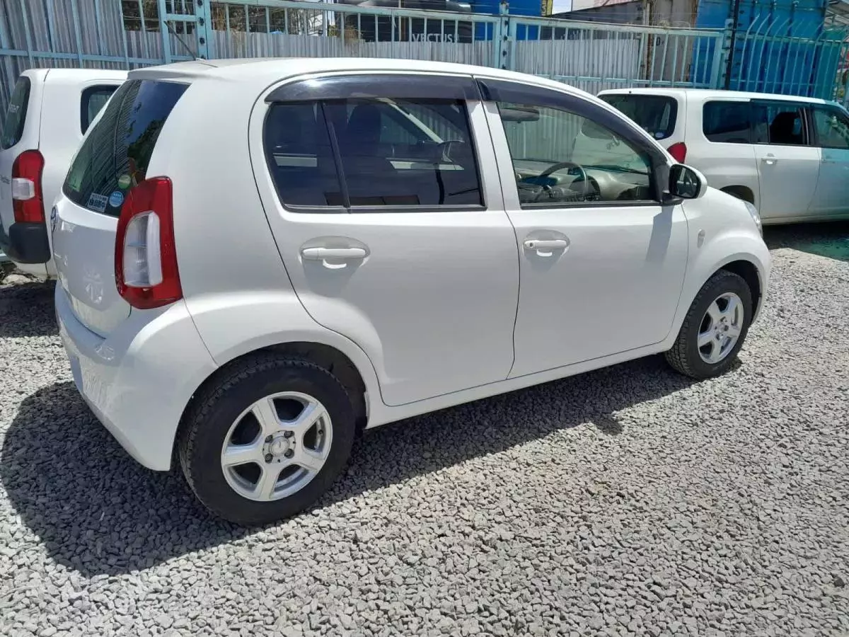 Toyota Passo - 2015