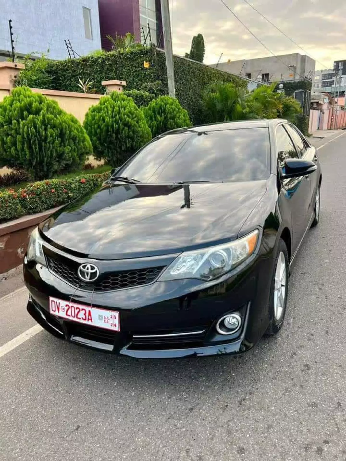 Toyota Camry   - 2014