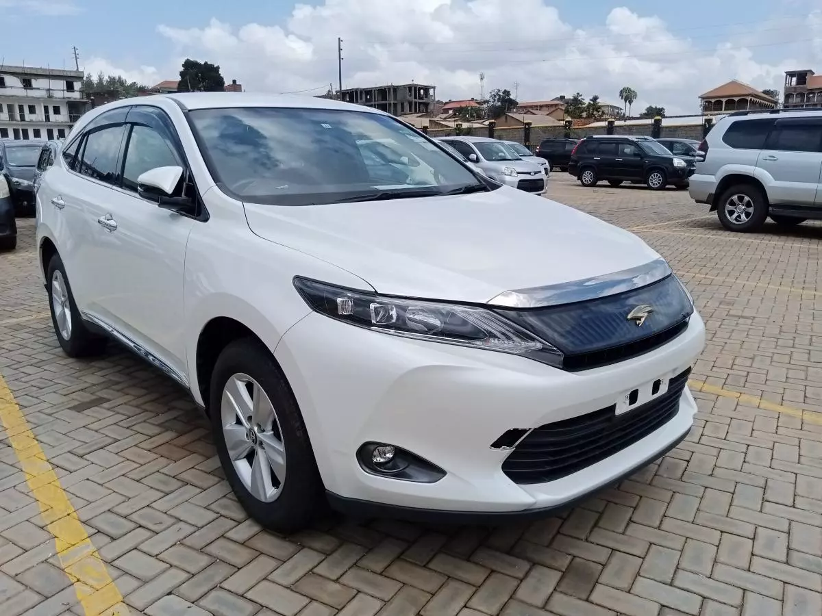 Toyota Harrier   - 2016