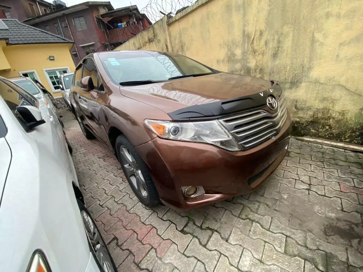 Toyota Venza   - 2012