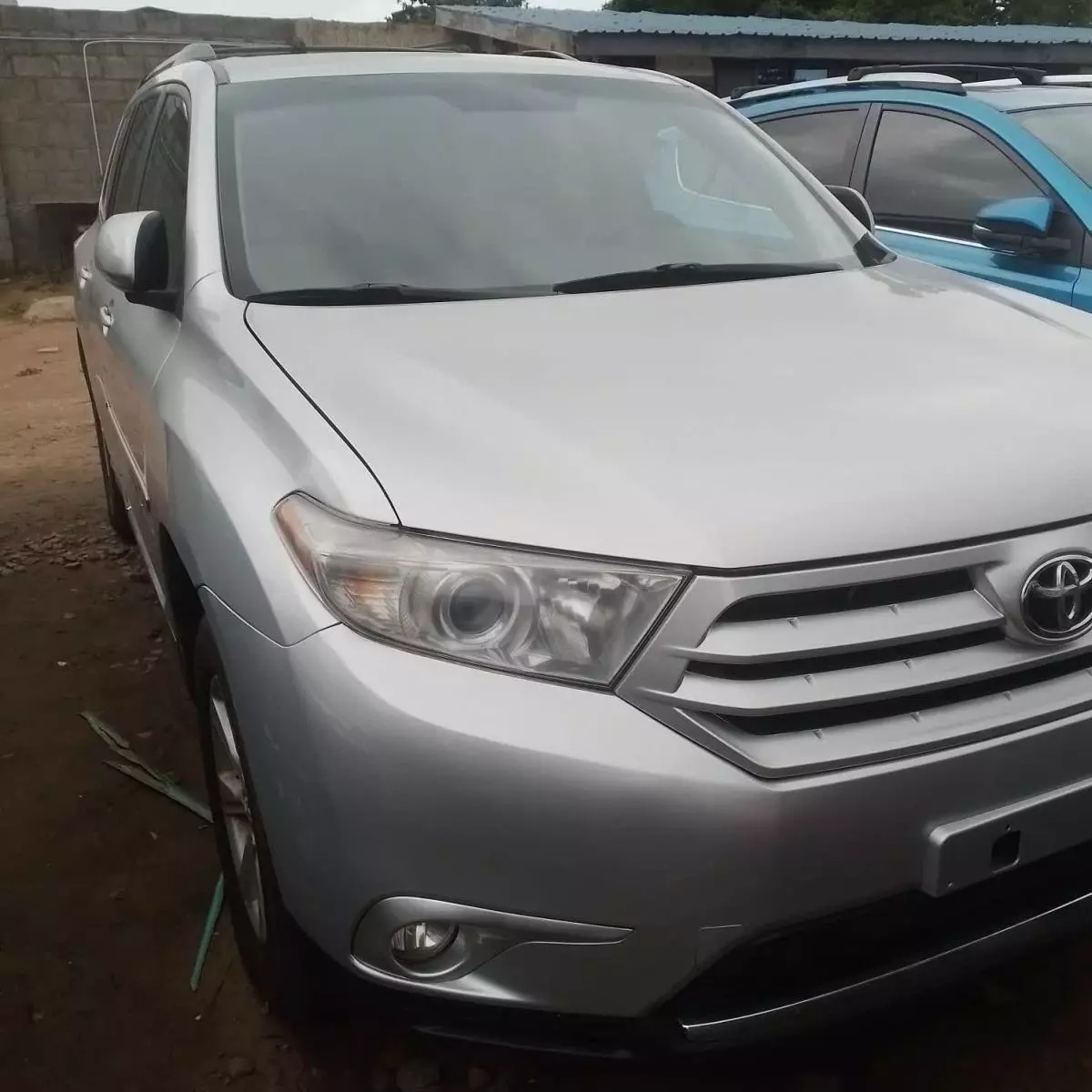 Toyota Highlander   - 2011