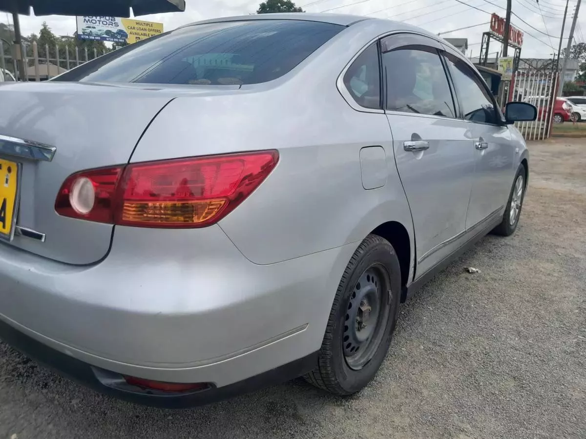 Nissan Bluebird - 2010