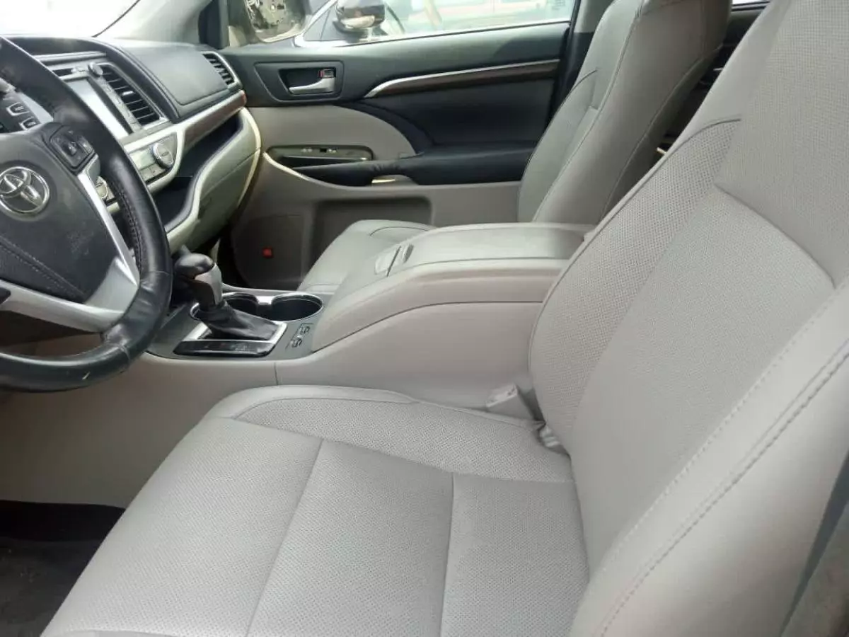 Toyota Highlander - 2014