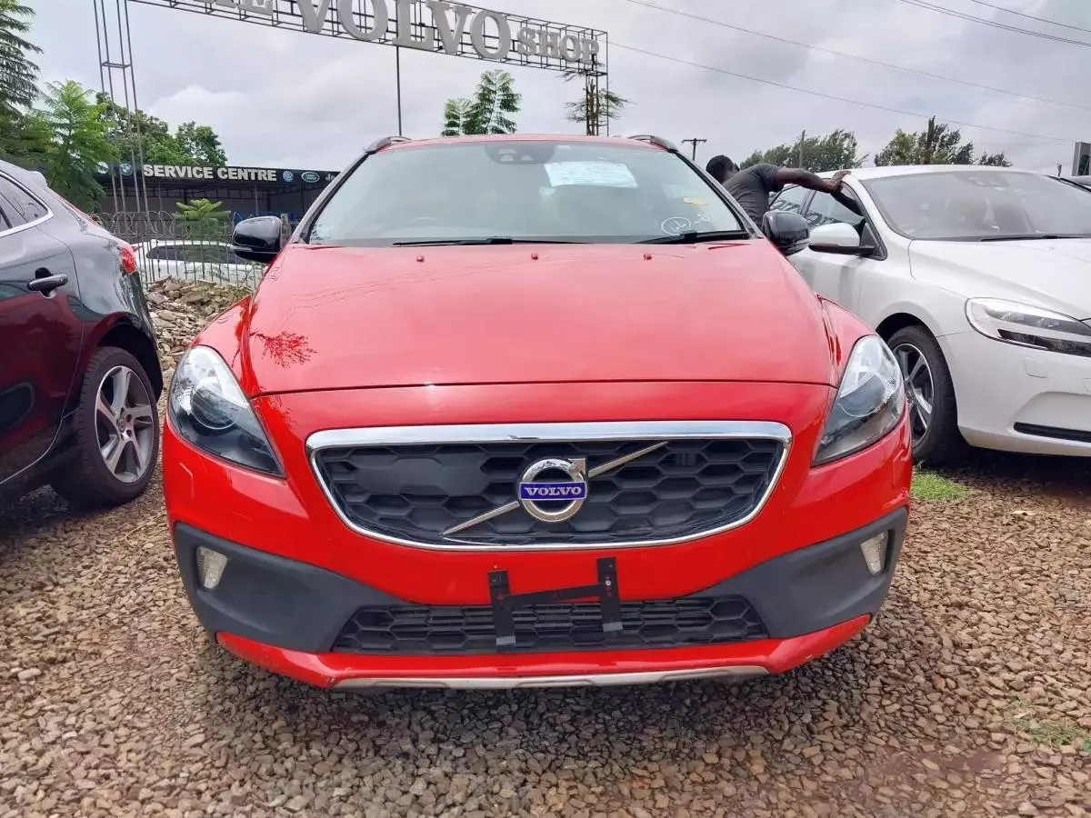 Volvo V40   - 2017