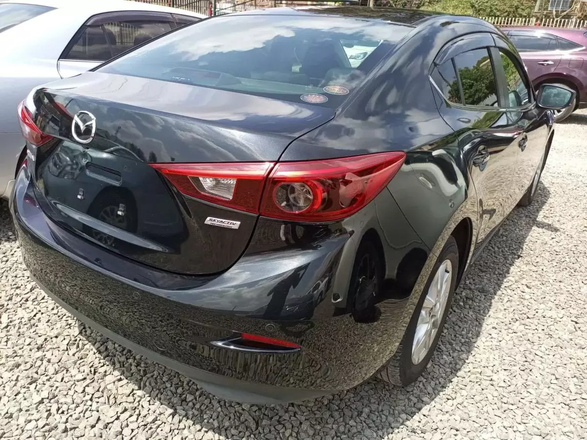 Mazda Axela  - 2015