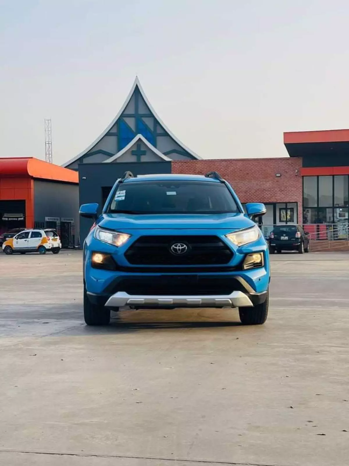 Toyota RAV 4   - 2019