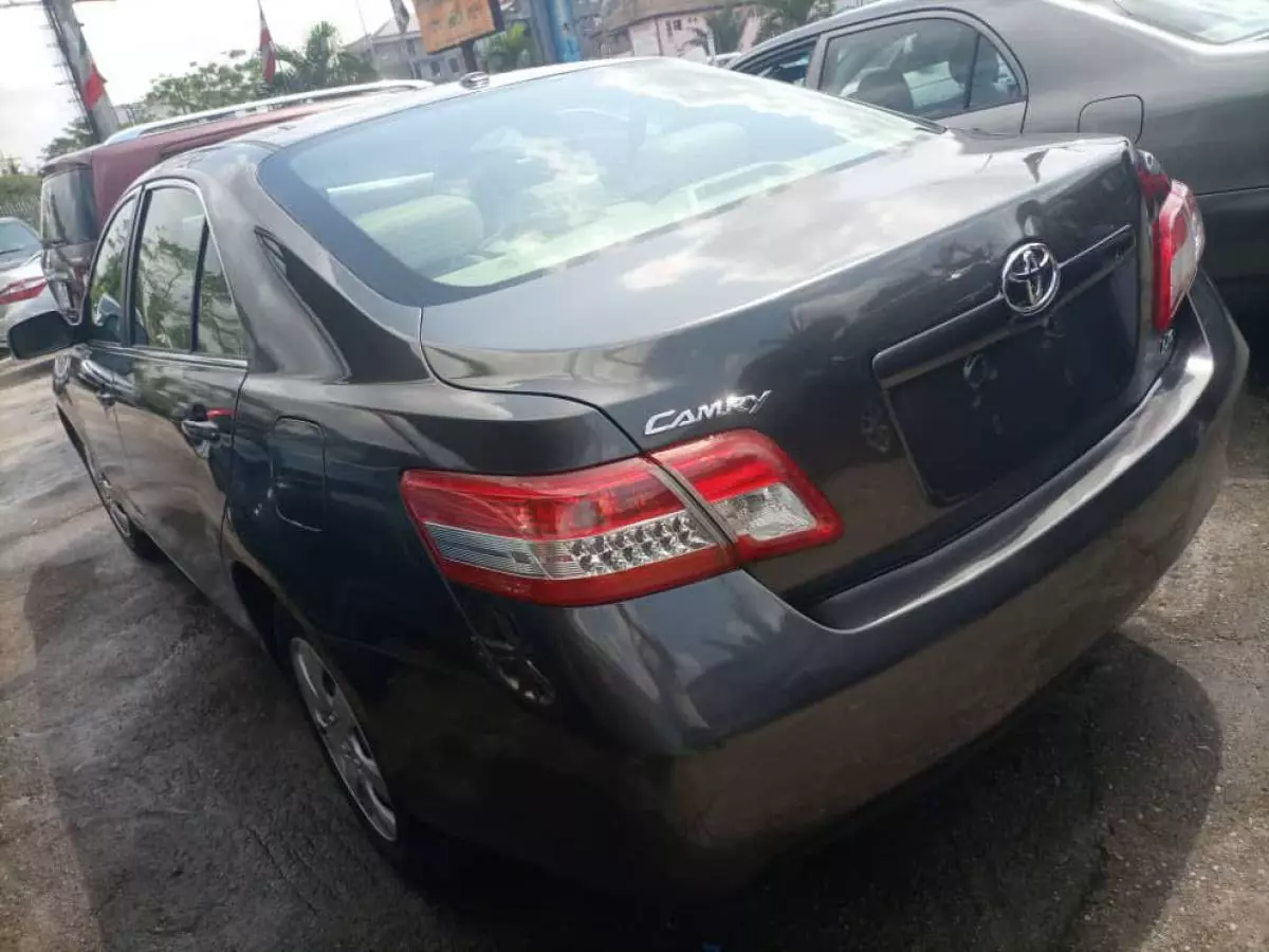 Toyota Camry - 2011