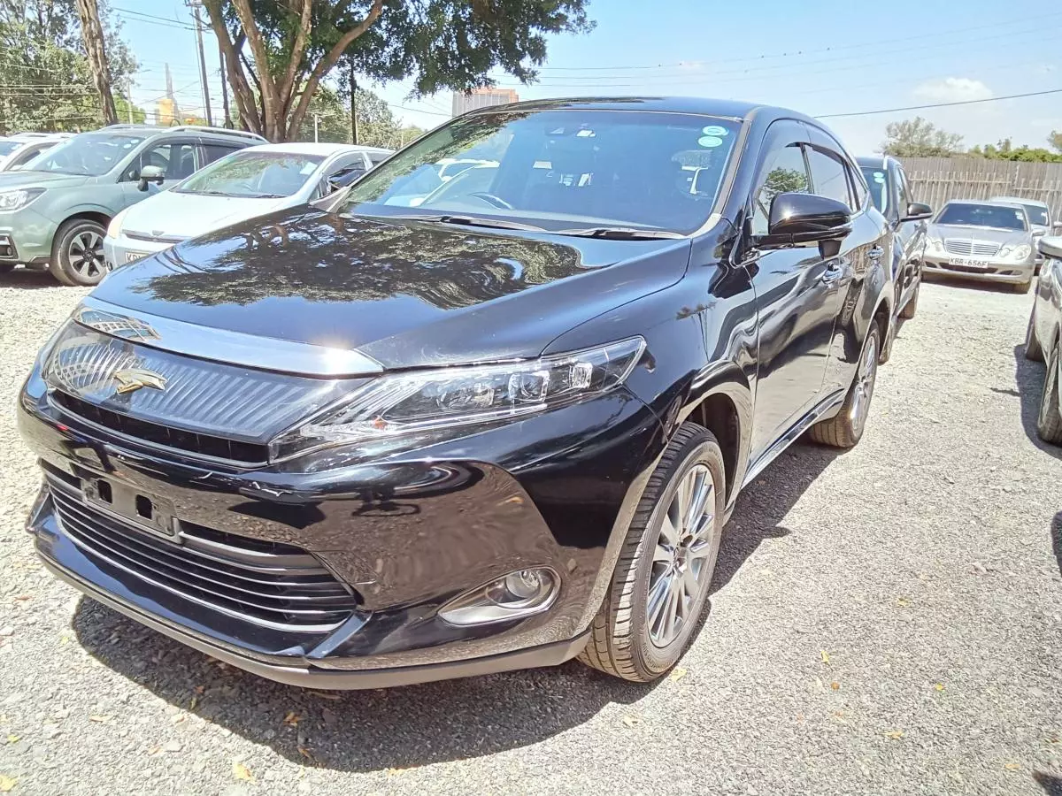 Toyota Harrier   - 2017