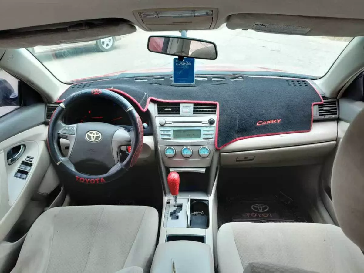 Toyota Camry   - 2009