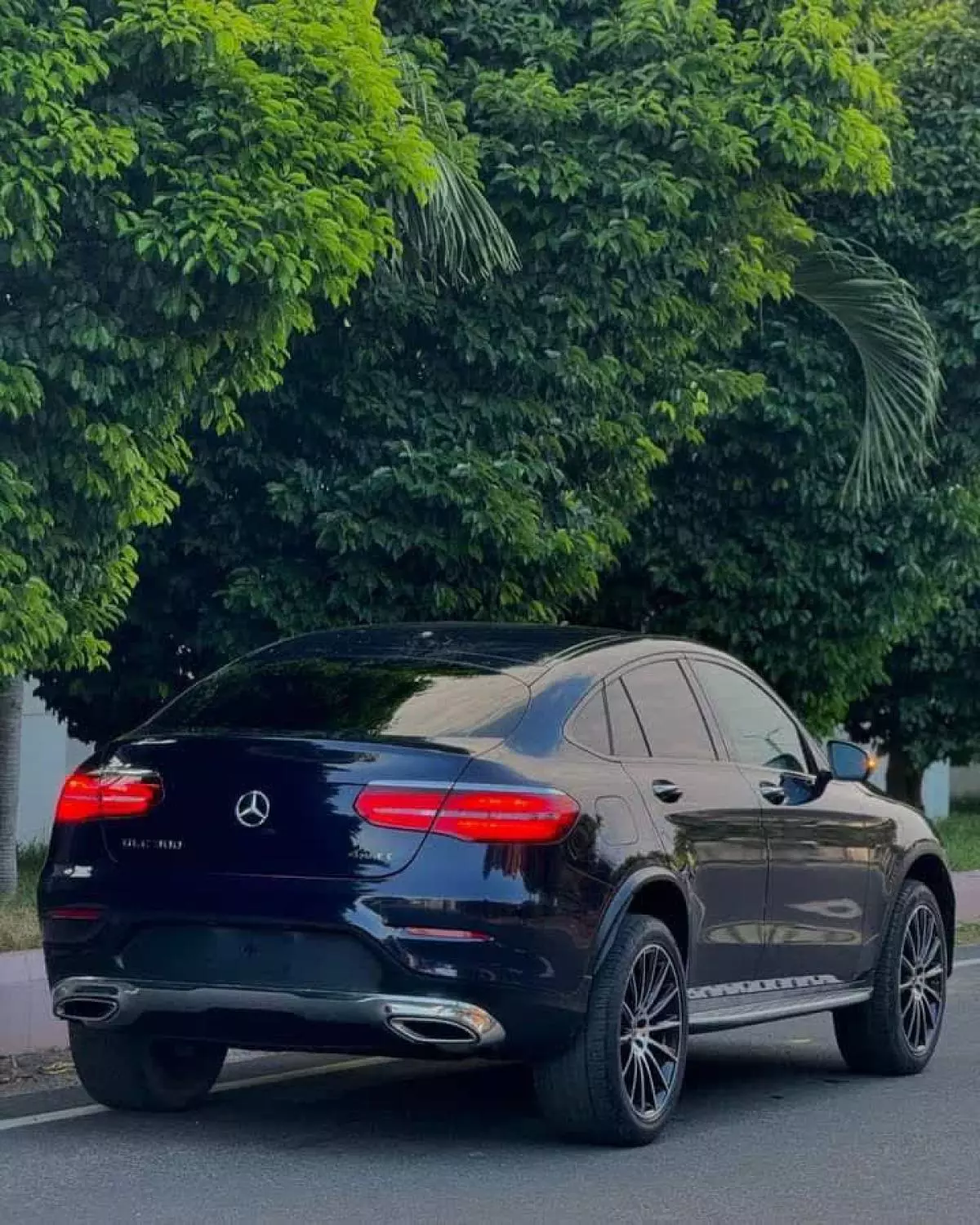 Mercedes-Benz GLC 300   - 2019